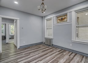 Spacious Living Room - 25 Bartholdi Ave