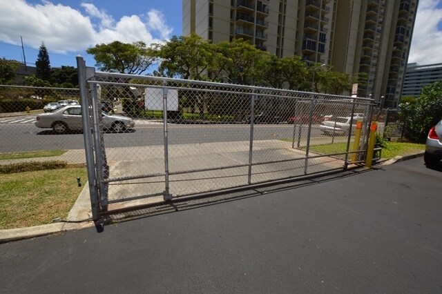 Building Photo - Salt Lake - Pikake Manor 2 bed, 1 bath, 2 parking