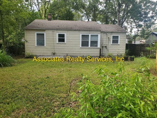 Building Photo - Newly listed!   Must see!  AVAILABLE NOW!
