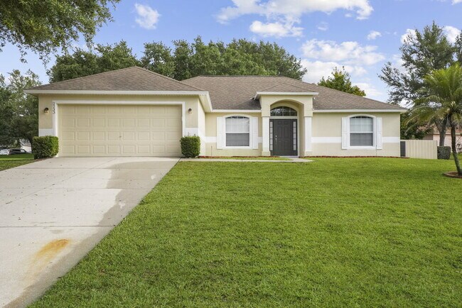 Building Photo - 2233 Lake Pointe Cir