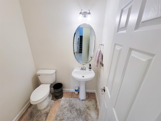Building Photo - 5046 Longlane Dr