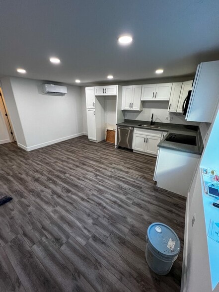 Building Photo - 8848 Daisy View Ln