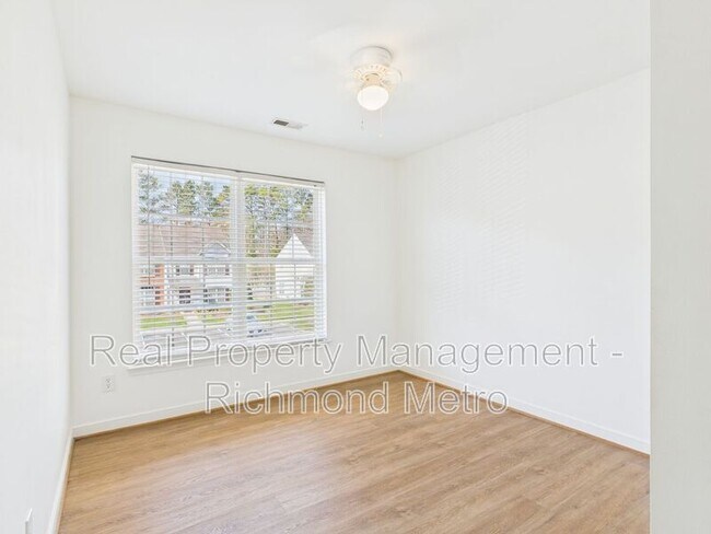 Building Photo - 1149 Grand Brook Dr