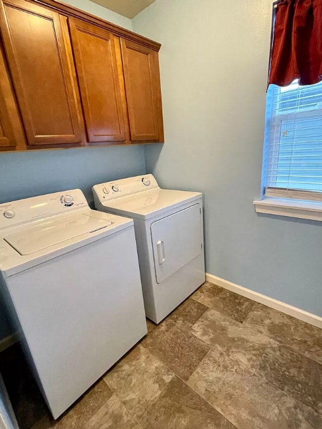 Building Photo - Fantastic 3 Bedroom 2.5 Bath Home in Cordata!