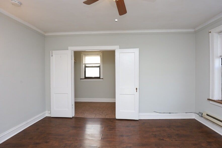 Building Photo - 4538 N Damen Ave