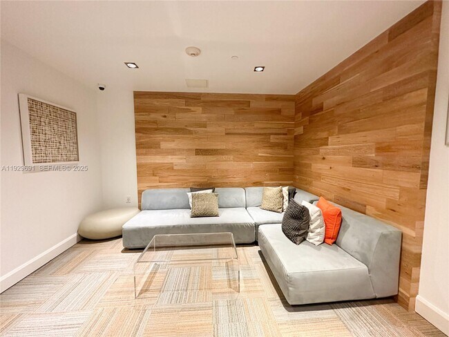 Building Photo - 951 Brickell Ave