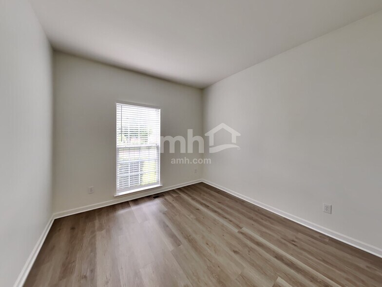 Building Photo - 1828 Annalee Dr