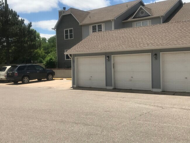 Building Photo - 101 S Rock Rd