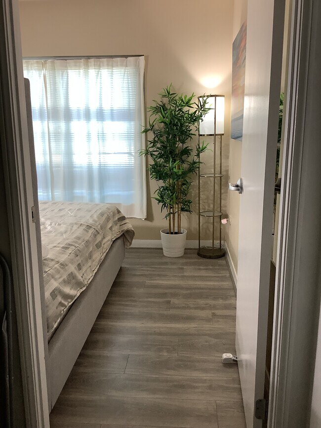 Bedroom #1 - 425 W Beech