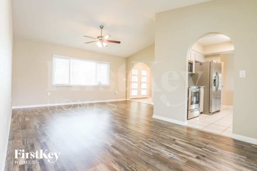 Building Photo - 23502 Shelby Ave