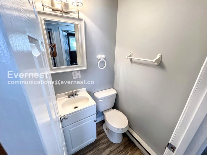 Building Photo - 210 Lower Consol Rd NW