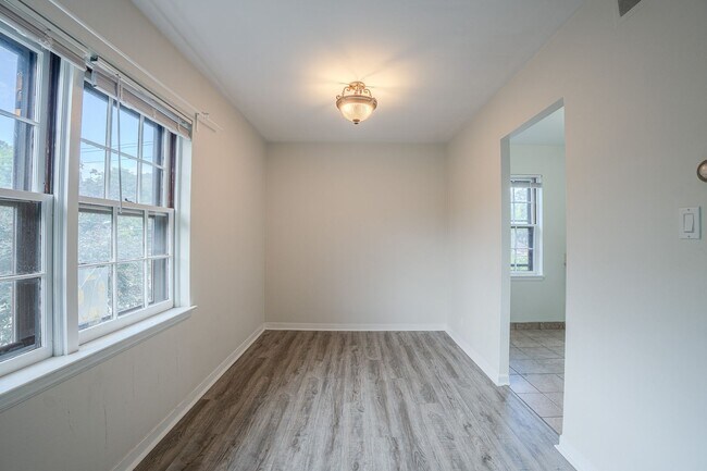 Building Photo - 4204 N Olsen Ave