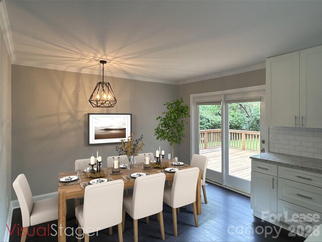 Building Photo - 1939 Sandhurst Dr