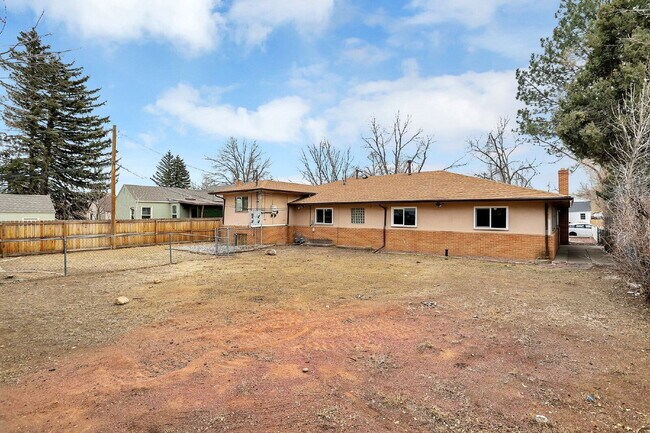 Building Photo - 214 Cheyenne Blvd