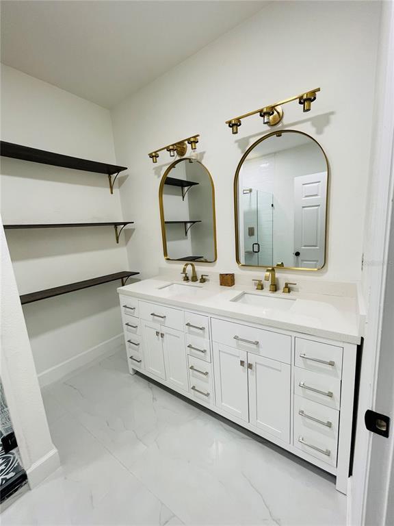 Building Photo - 207 Vizcay Way