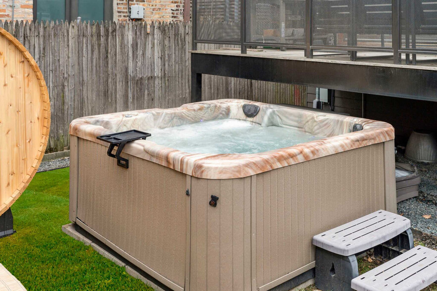 Building Photo - 1307 N Bell Ave