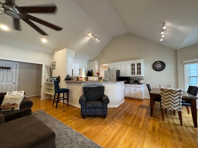 Building Photo - 329 Woodbrook Run