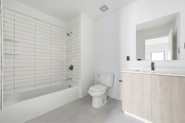 Building Photo - 1035 Commonwealth Ave