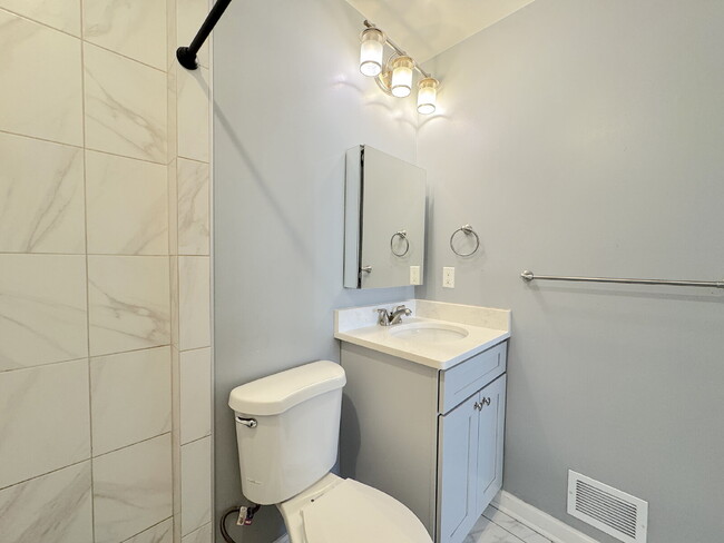 Building Photo - Comfortable Living in a Convenient Lorton Location