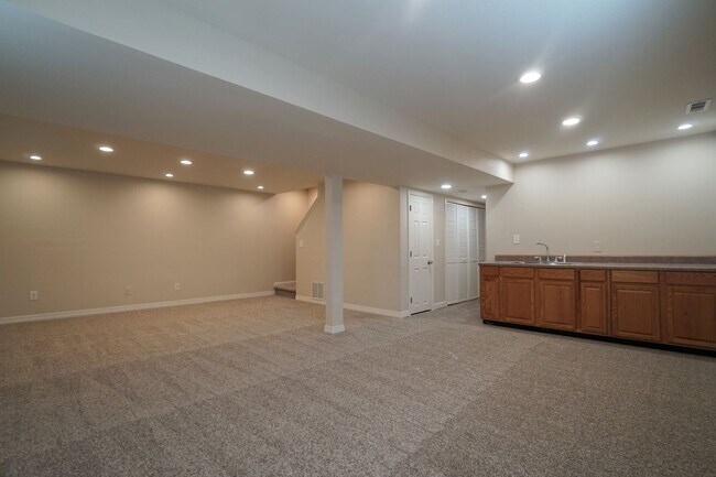 Building Photo - 2995 Frazier Ln