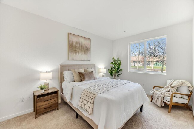 Building Photo - Spacious 3-Story Home in Rancho Cordova