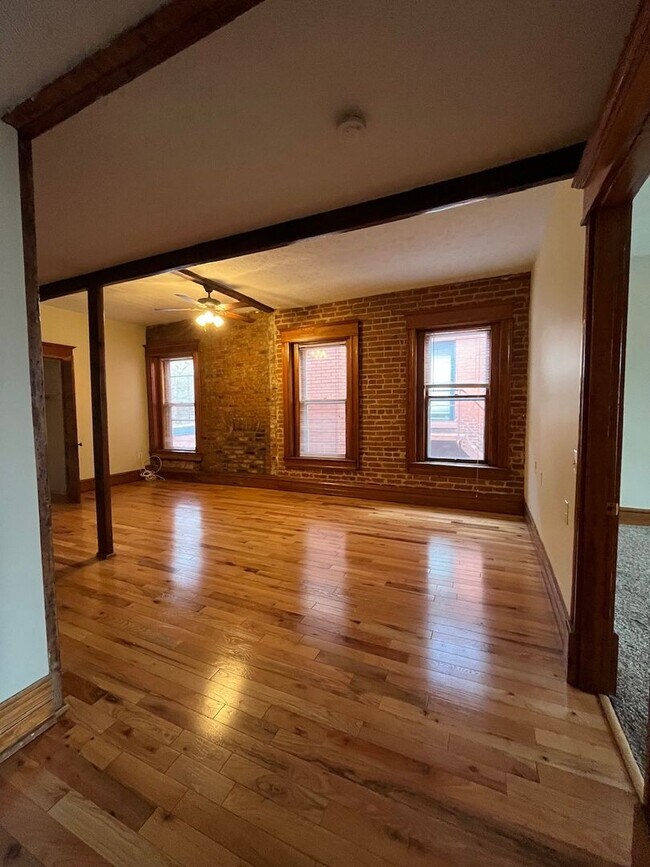 Building Photo - 1456 S 4th St