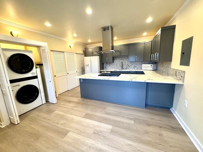 Building Photo - 2-Bed 2 bath Gig Harbor Retreat w/ Sauna &...