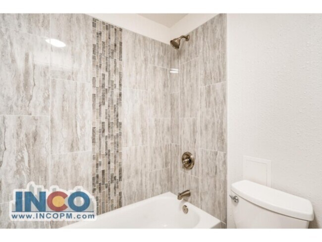 Building Photo - 1641 Ingalls St