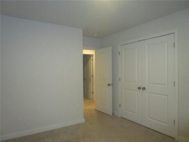 Building Photo - 5169 Un Hts Wy