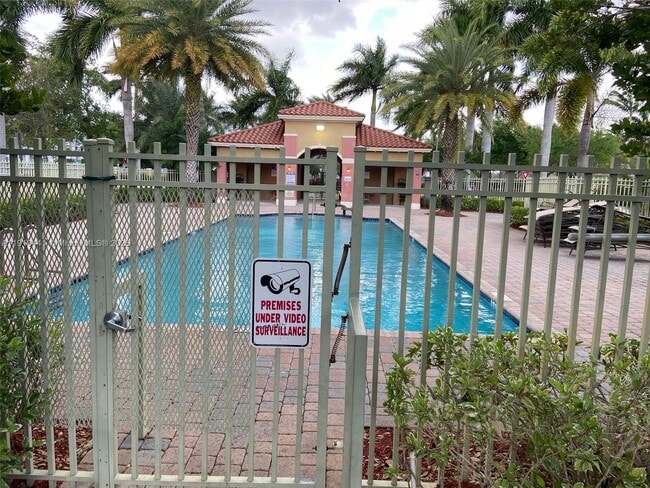 Building Photo - 1002 SW 144th Ave