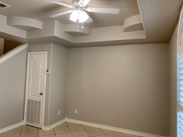 Building Photo - 1000 Ranchway Dr