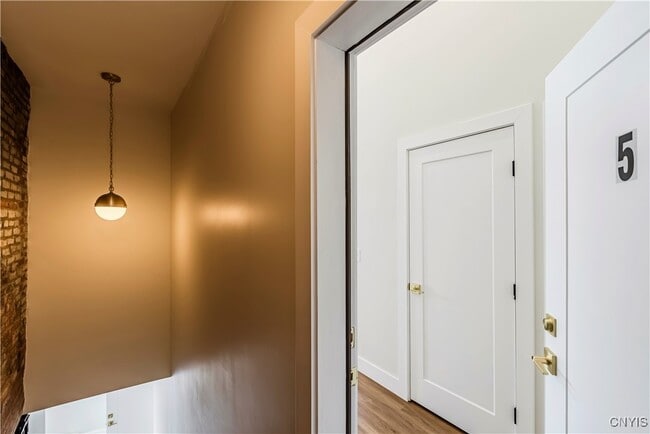 Building Photo - 106 Hotel St