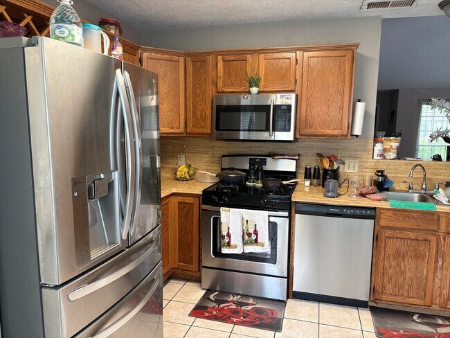 Building Photo - 16307 Leamington Ln