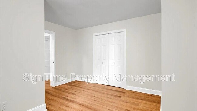 Building Photo - 12 S Main St