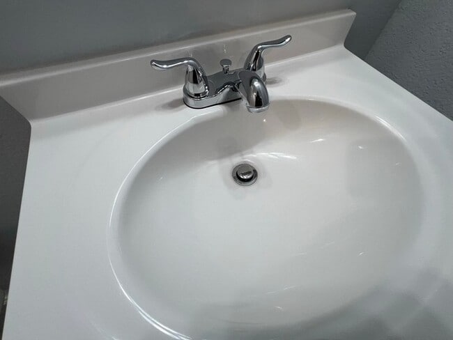 Building Photo - 5606 Jarvis St