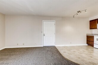 Building Photo - 5224 River Glen Dr