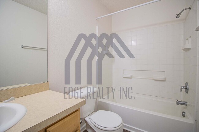 Building Photo - 6 Willow Lakes Dr