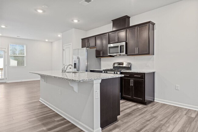 Building Photo - Raleigh Living Made Easy – 3BR Townhome w/ Amenities & Prime Location