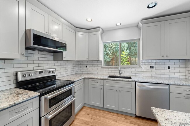 Building Photo - 5585 Escondido Dr