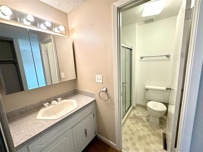 Building Photo - Spacious 3-Bedroom Home with Large Deck