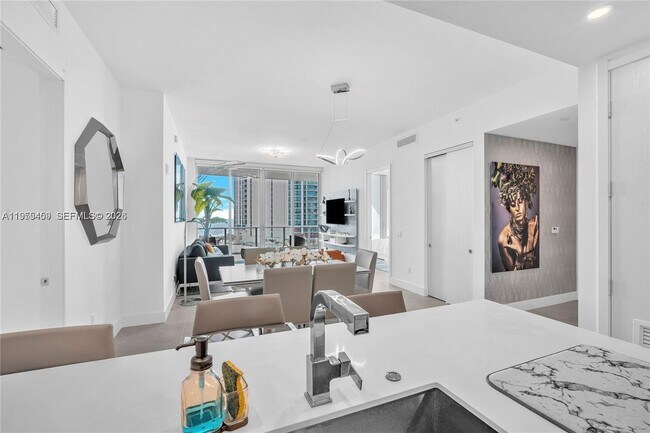 Building Photo - 17550 Collins Ave