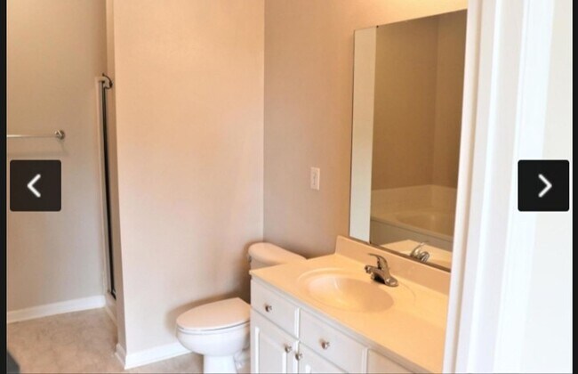 Building Photo - 2 Bedroom 2 Bath Condo in Cambridge Lakes ...