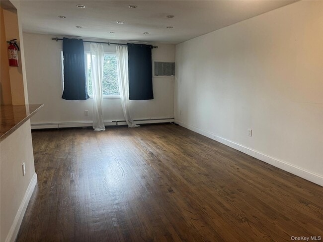 Building Photo - 15649 76th St Unit 2