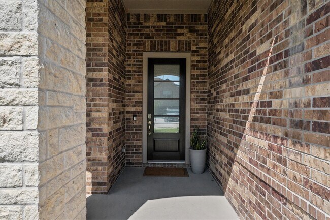Building Photo - 15726 Rosemary Hl Ln