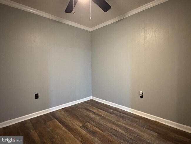 Building Photo - 12654 Valleywood Dr