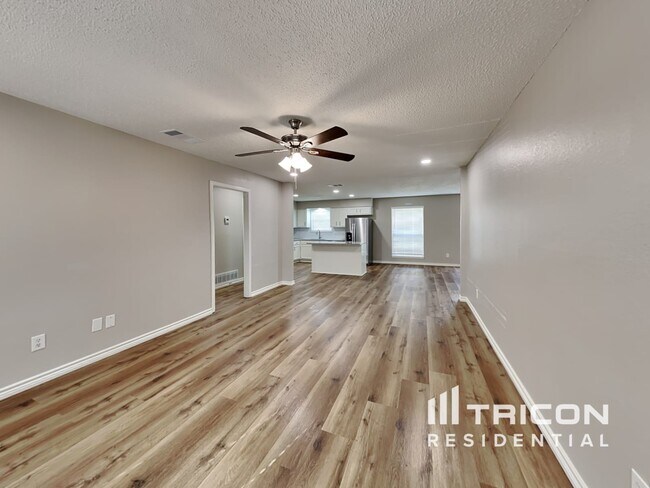 Building Photo - 6414 Willow Springs Dr