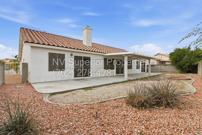 Building Photo - NW!! Single Story!!! 3 Car Garage!!  2 Masters!!! Low Maintenance desert landscape front yard!!  ...