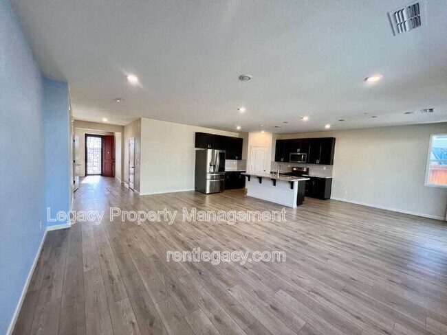 Building Photo - 436 Rose St