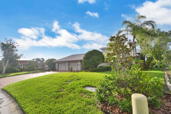 Building Photo - 5060 Porpoise Pl