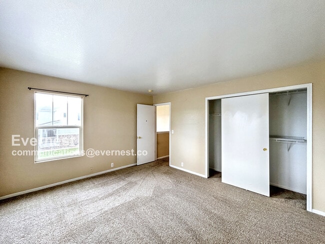 Building Photo - 5906 Ensemble Heights